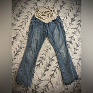 Light wash maternity pants